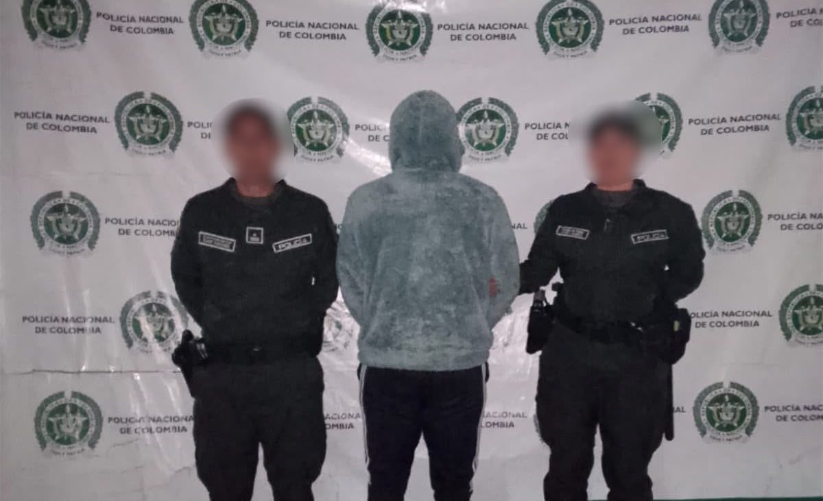 La violencia intrafamiliar da cárcel, en 𝐌𝐨𝐜𝐨𝐚 un hombre fue capturado por ese delito.
